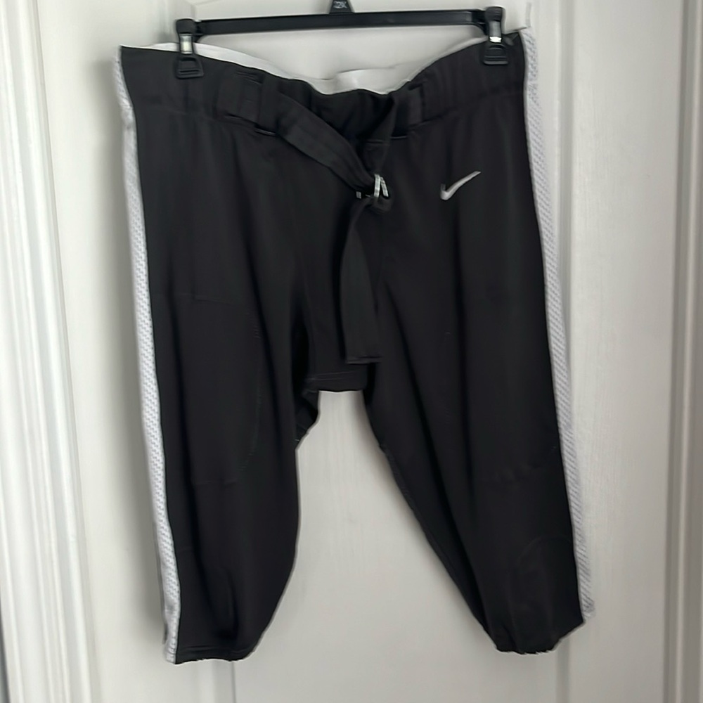 NWT! Nike men’s football pants. XXL